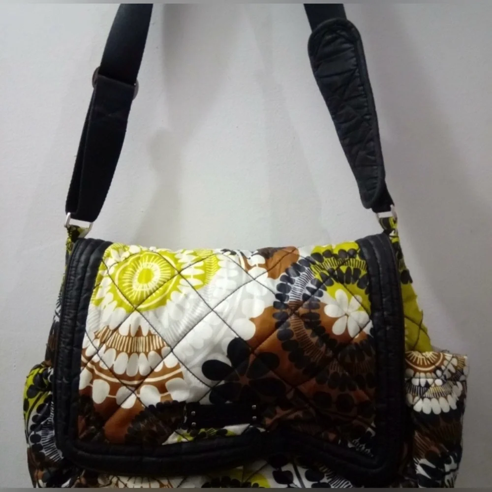 EUC Vera Bradley Women's Laptop, Messenger Crossbody Bag, Magnetic Closure